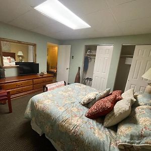 Colonial Brick Inn & Suites